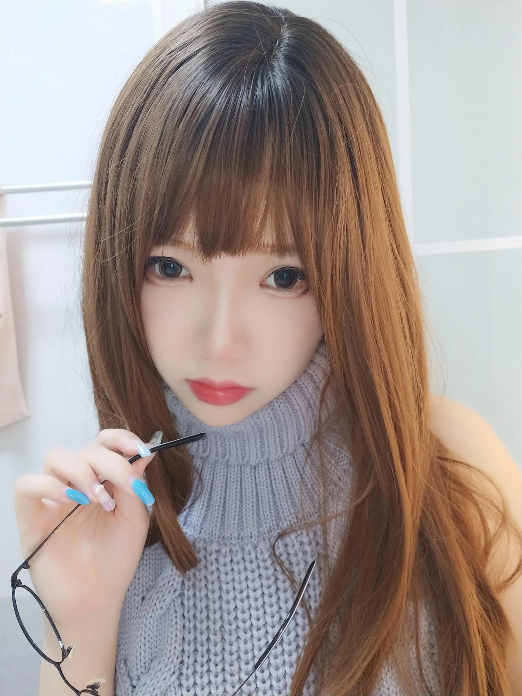 雪晴Astra – 自撮Vol.23 黑丝漏背毛衣[23] [42P]插图1
